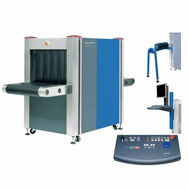Интроскоп Hi-Scan 7555i, рядом монитор на кронштейне и пульт оператора